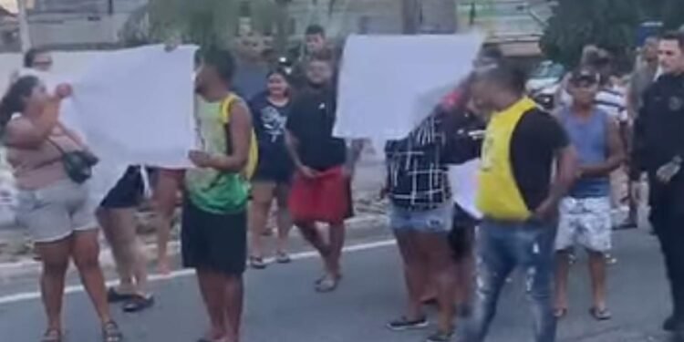 Aniversário de Rio das Ostras é marcado por manifestações