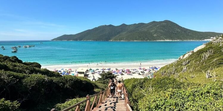 Prainhas Pontal do Atalaia fica entre as melhores do Sudeste em prêmio nacional do jornal Estadão