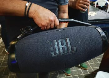 Tumulto na Praia Grande termina com apreensão de caixa de som em Arraial do Cabo