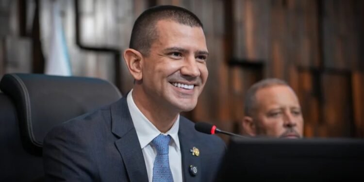 Alerj elege Douglas Ruas como novo presidente