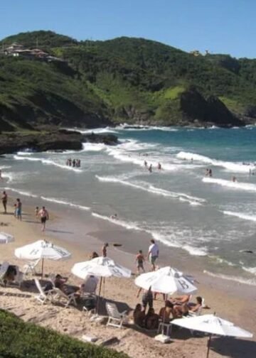 Rocka e Club Brava terão estruturas demolidas na Praia Brava, em Búzios