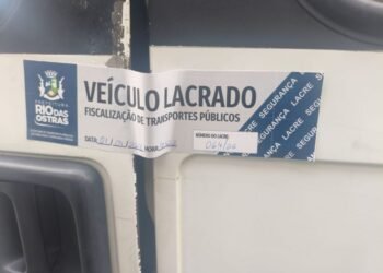 Vans são lacradas em Rio das Ostras