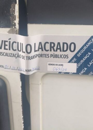 Vans são lacradas em Rio das Ostras