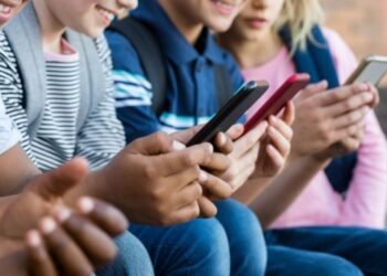 Os impactos do uso excessivo de telas no processo de aprendizagem
