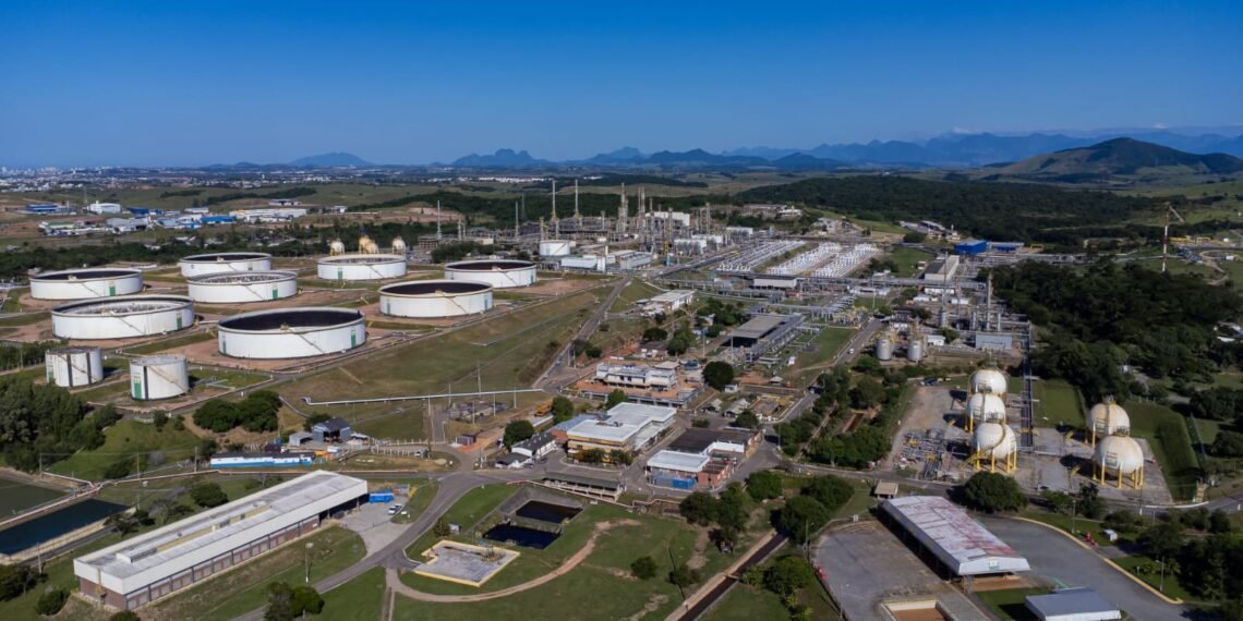 Macaé anuncia quase 800 vagas de emprego em diferentes áreas; confira oportunidades