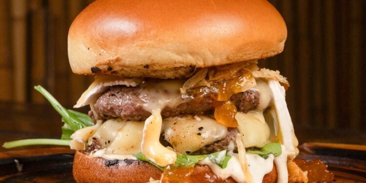 Beach Burger começa nesta quinta (28) em Macaé; confira cardápio e preços