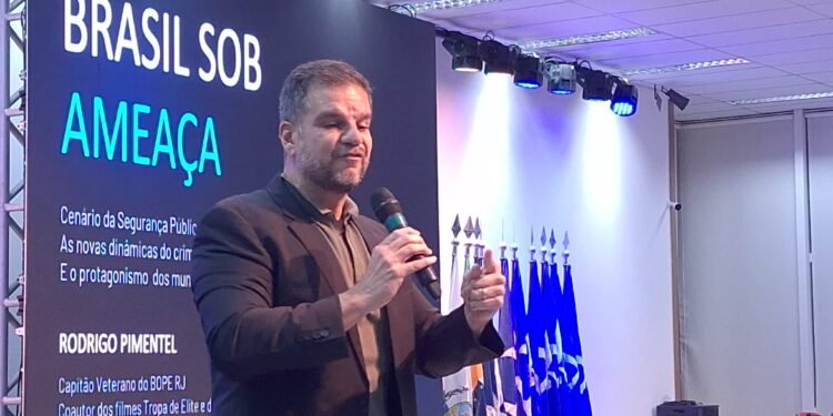 Ex-capitão do BOPE alerta para avanço do crime organizado na região durante palestra em Macaé