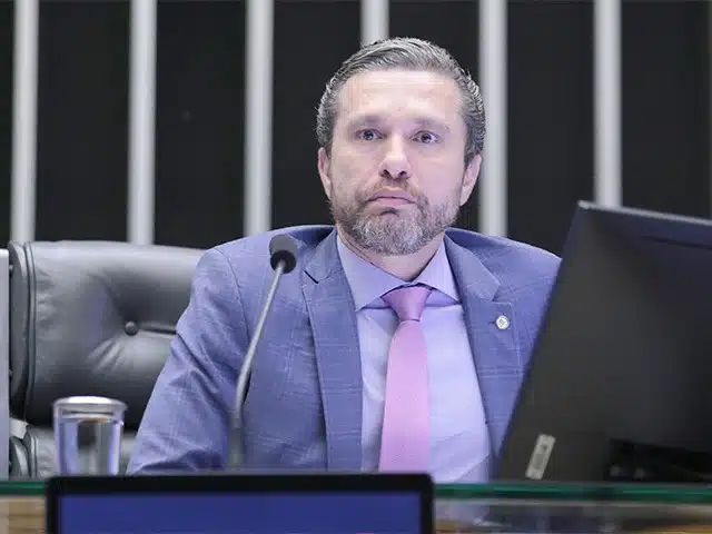 Deputado do PP quer criar vistoria obrigatória para carros e motos em todo o Brasil