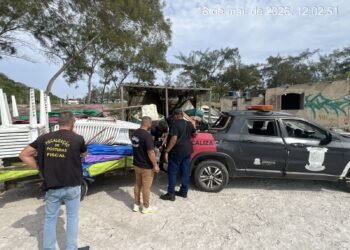 Mais apreensões na Praia do Pontal em Arraial do Cabo