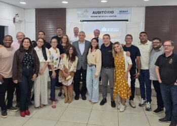 Secretários de Turismo da Costa do Sol se reúnem para fortalecer marca regional; prefeito Carlos Augusto participa da reunião