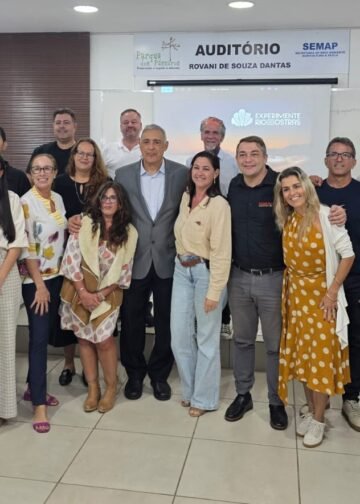 Secretários de Turismo da Costa do Sol se reúnem para fortalecer marca regional; prefeito Carlos Augusto participa da reunião
