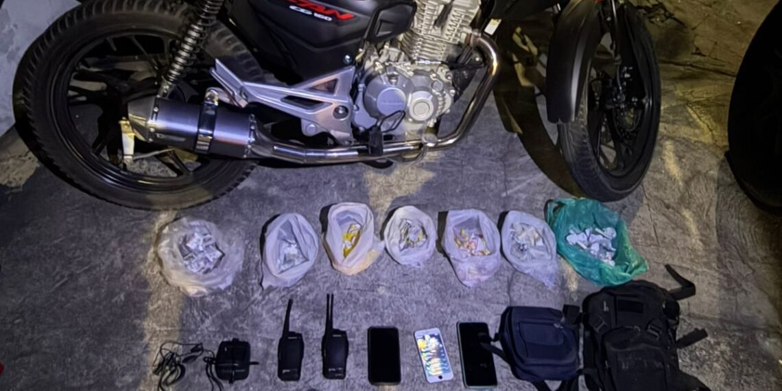 Fuga por telhados termina com dois presos em Arraial do Cabo