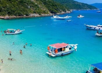Inscrições abertas para capacitação de guias de turismo municipal e regional em Arraial do Cabo