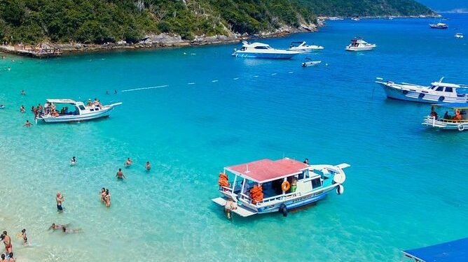 Inscrições abertas para capacitação de guias de turismo municipal e regional em Arraial do Cabo