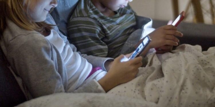 O que crianças e adolescentes estão assistindo na internet?