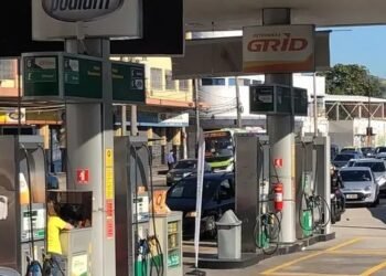 Gasolina pode ficar mais cara nos próximos dias, indica presidente da Petrobras