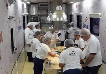 Cursos gratuitos de gastronomia vão ensinar desde pizzas até doces para festas em Búzios