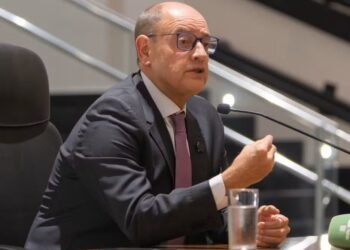 Governador em exercício segue fazendo a limpa e exonera mais 61 nomeados