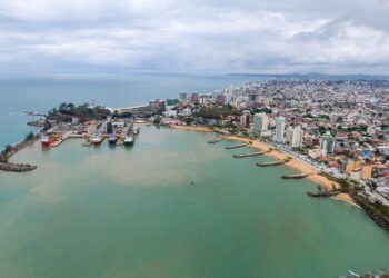 Petroleiros debatem futuro da Bacia de Campos