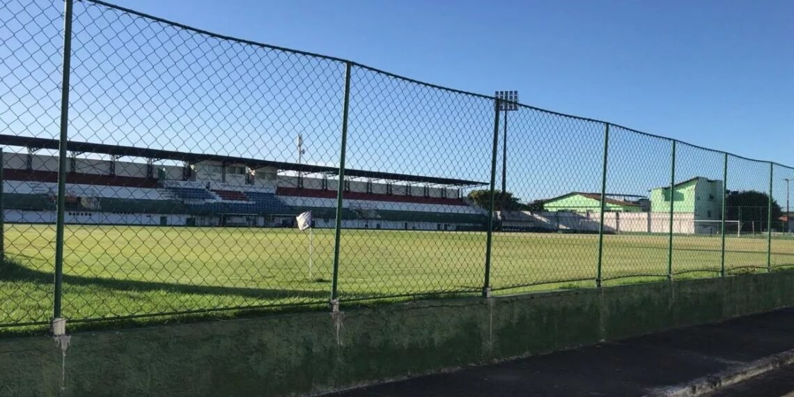 Ídolos do futebol brasileiro estarão em Cabo Frio; alimentos podem ser trocados por ingressos