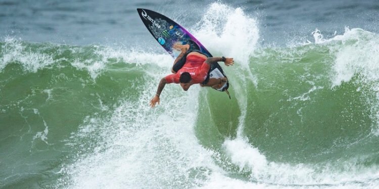 WSL começa em Saquarema; Gabriel Medina, Filipe Toledo e Italo Ferreira entram na água nesta sexta (19)