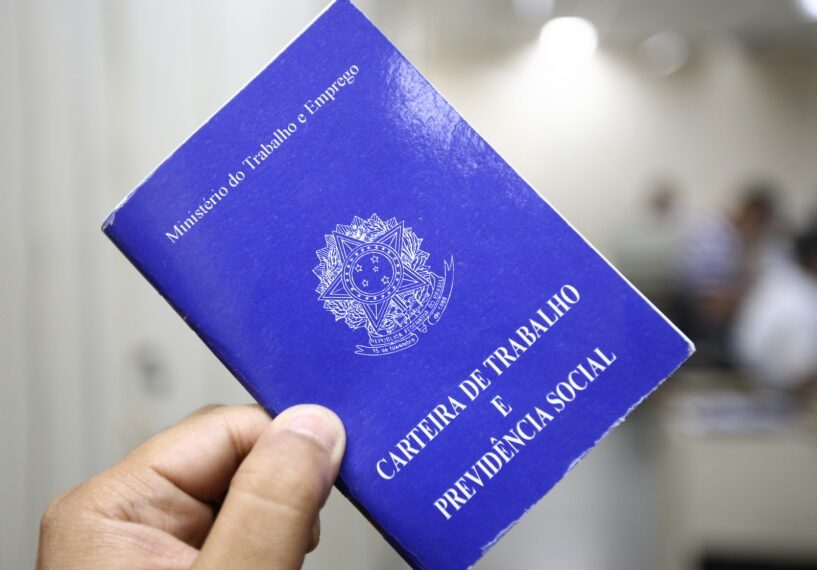 Macaé abre mais de 1,2 mil vagas de emprego; destaque para offshore, comércio e serviços