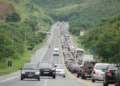 Mais de 700 mil veículos devem passar pelas rodovias da Costa do Sol no feriado