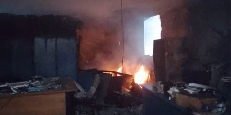 Secretaria da Fazenda de Araruama pega fogo; documentos foram consumidos pelas chamas