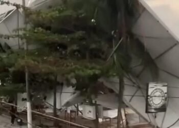 Vento forte causa estragos e atinge estrutura do Festival do Camarão em Cabo Frio