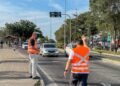 Rio das Ostras coloca novos colaboradores nas ruas para atuar no trânsito; Prefeitura não explica origem da equipe