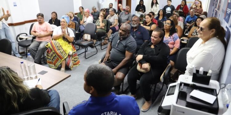 Permissionários do Shopping de Rua Mica (Feirinha) participam de reunião para fortalecer espaço em Rio das Ostras