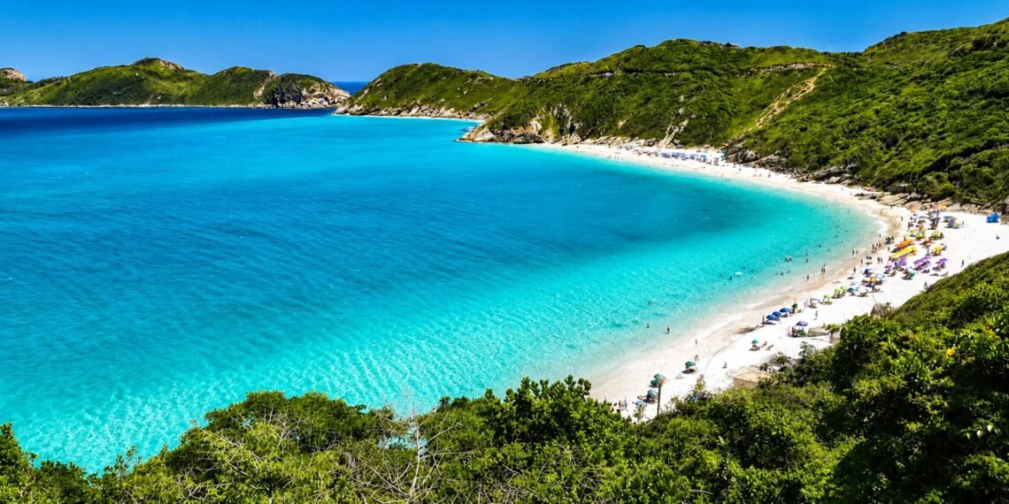 Arraial do Cabo entra para ranking das 50 praias mais bonitas do mundo em 2026; veja lista
