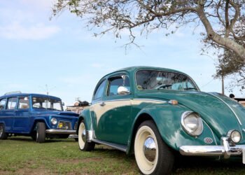 Macaé recebe encontro de carros antigos com música e gastronomia; veja programação
