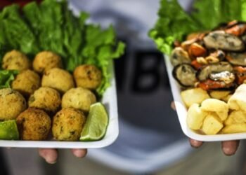 Festival de Mariscos e Crustáceos movimenta o Peró, em Cabo Frio