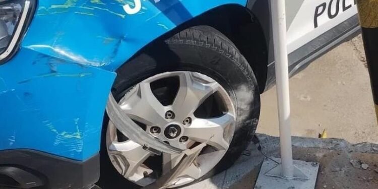 Mulher furta viatura da PM em Barra de São João; policiais recebem punição disciplinar
