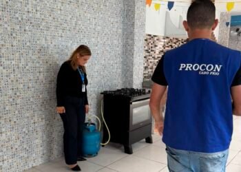 Cobrança indevida leva Procon a escola particular em Cabo Frio; fiscalização encontra outras irregularidades