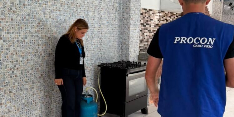 Cobrança indevida leva Procon a escola particular em Cabo Frio; fiscalização encontra outras irregularidades