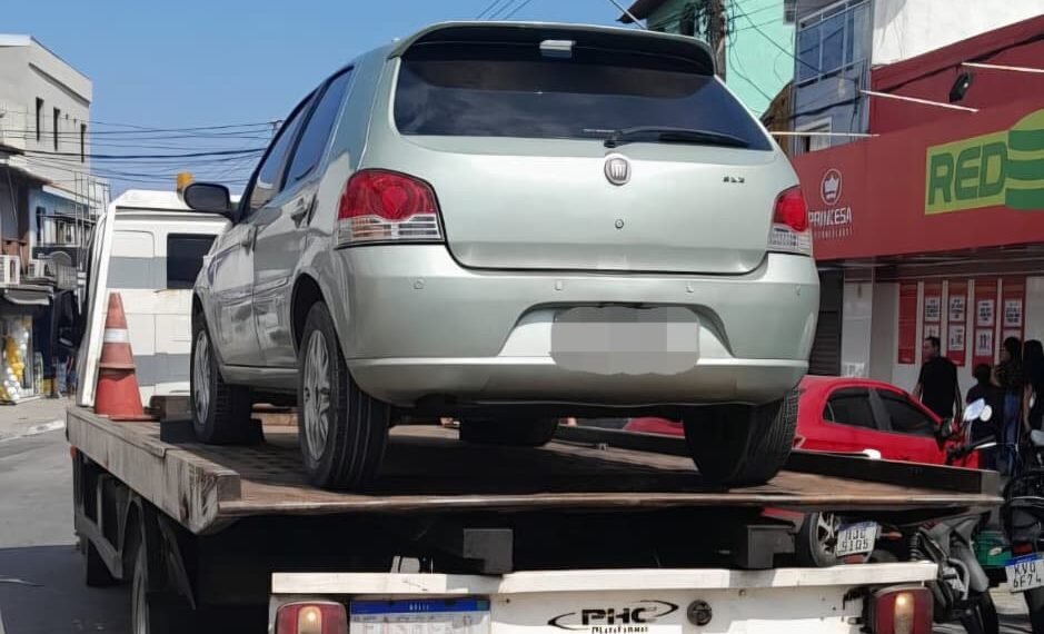 Carro de “lotada” é apreendido em Arraial do Cabo