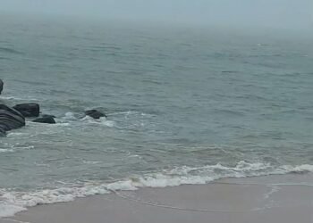 Semana começa com chuva e friozinho na Costa do Sol; Marinha prevê ressaca