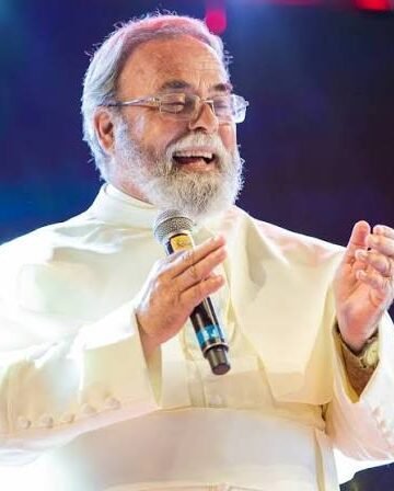 Padre Antônio Maria é destaque na Festa de Nossa Senhora da Saúde em Casimiro; Sadami do Sambô também é atração