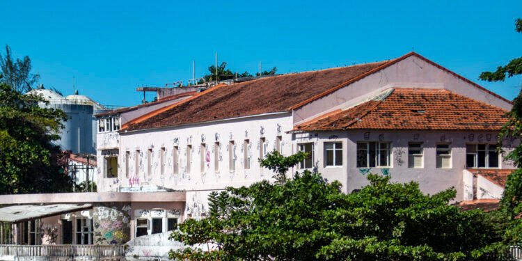 Antigo Hotel Imbetiba pode virar novo cartão cultural e histórico de Macaé