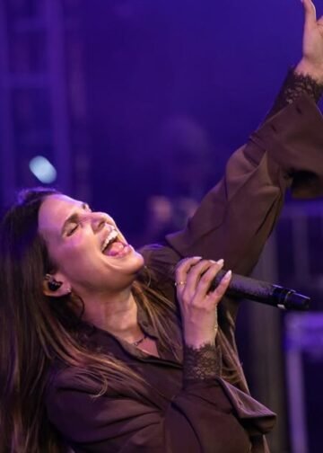Aline Barros se apresenta no Celebra Arraial 2026