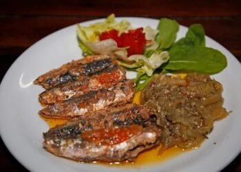 Festival da Sardinha e Frutos do Mar reúne sabores do mar e tradição em Búzios