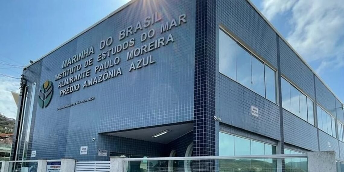 Marinha abre seleção para mestrado em Arraial do Cabo