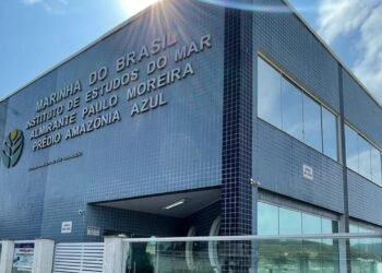 Marinha abre seleção para mestrado em Arraial do Cabo