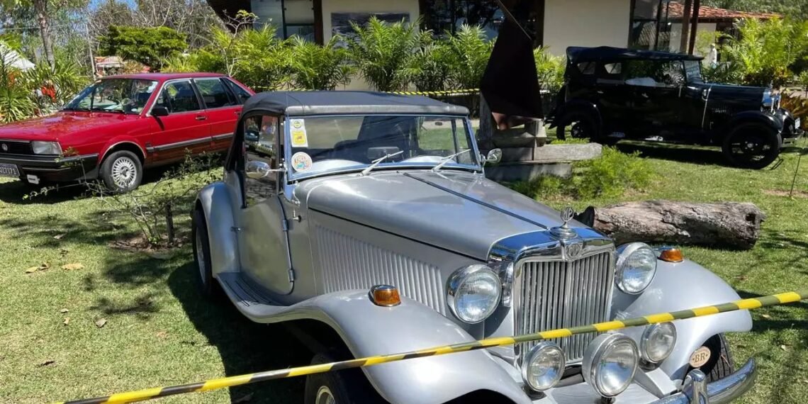 Búzios recebe mais de 250 carros antigos no Fest Car Classic; veja programação