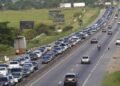 Feriado da Independência vai movimentar rodovias que levam à Costa do Sol; 530 mil veículos são esperados na BR-101