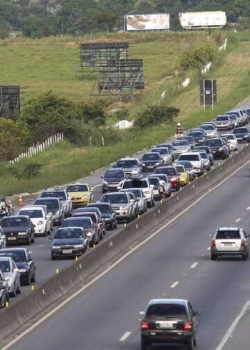 Feriado da Independência vai movimentar rodovias que levam à Costa do Sol; 530 mil veículos são esperados na BR-101