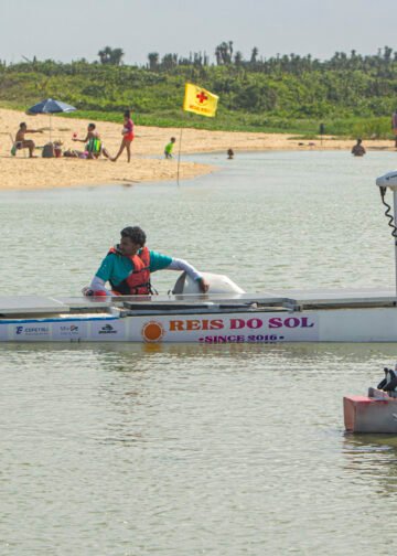 Barcos movidos a energia solar seguem em competição na Lagoa de Imboassica, em Macaé