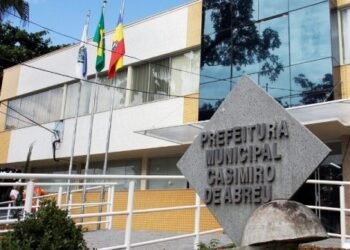 Dança das cadeiras movimenta bastidores políticos em Casimiro de Abreu